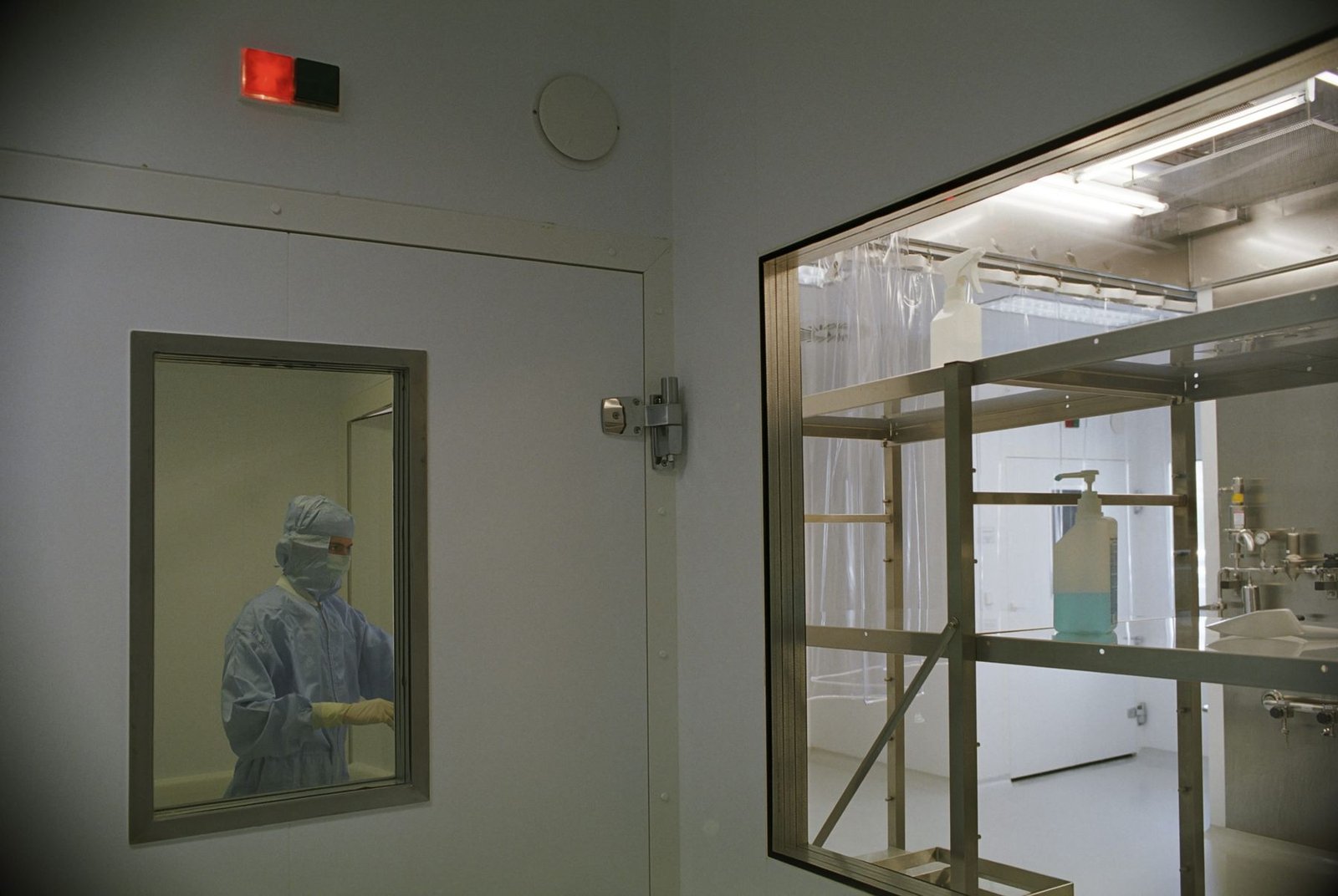 Cleanroom professional in a controlled production environment