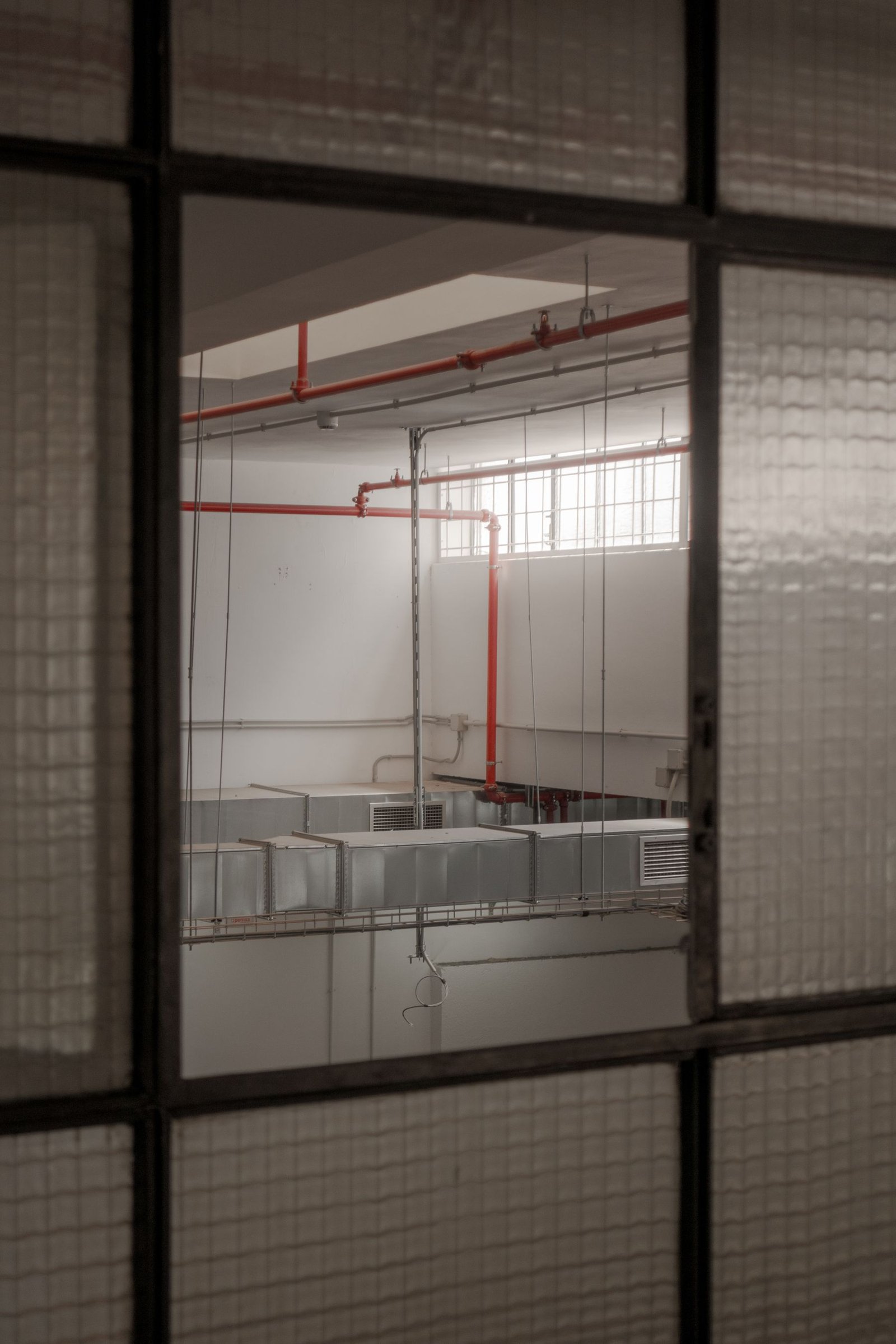 Indoor ventilation and building-service ceiling